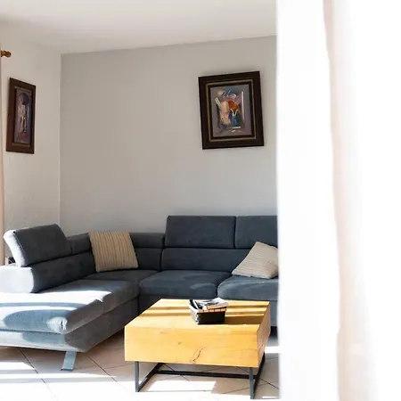 Villa Maison T3 Avec Jardin - *